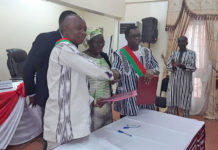 Coopération décentralisée : signature de convention entre le Centre et les Hauts-Bassins