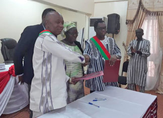 Coopération décentralisée : signature de convention entre le Centre et les Hauts-Bassins