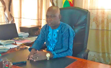 Le président du conseil encourage l’association » Main tendue pour les démunis »